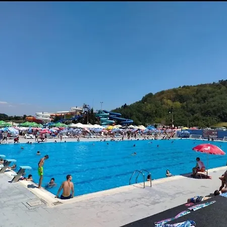 Apartmanjagodinaana Ягодина