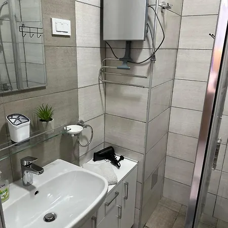 Apartmanjagodinaana Апартаменты Ягодина
